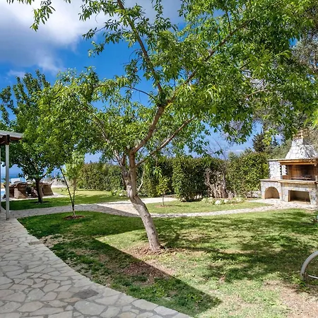 Villa Goudis Emily Tsoukaladhes