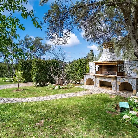 Villa Goudis Emily Tsoukaladhes
